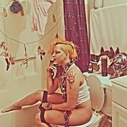 thepoopselfiequeensoft OnlyFans picture