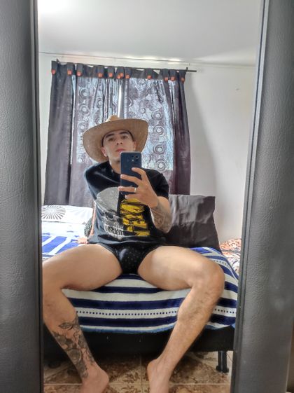 alejandrolatinoficial OnlyFans picture