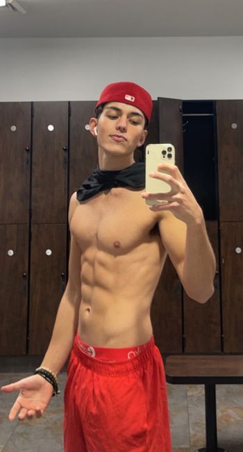 armandovegazz OnlyFans - Free Trial - Photos - Socials FansMetrics