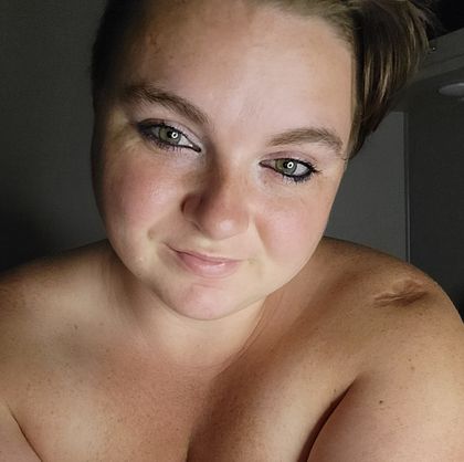 thequeenbee69 OnlyFans picture