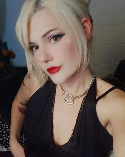 z0mbee OnlyFans picture