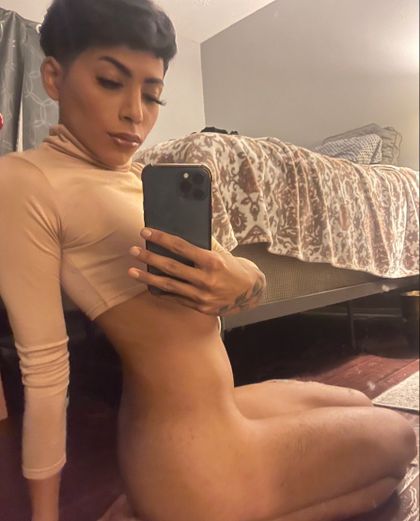avisagek OnlyFans picture