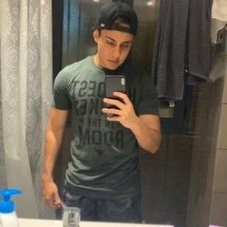 andreschq OnlyFans picture