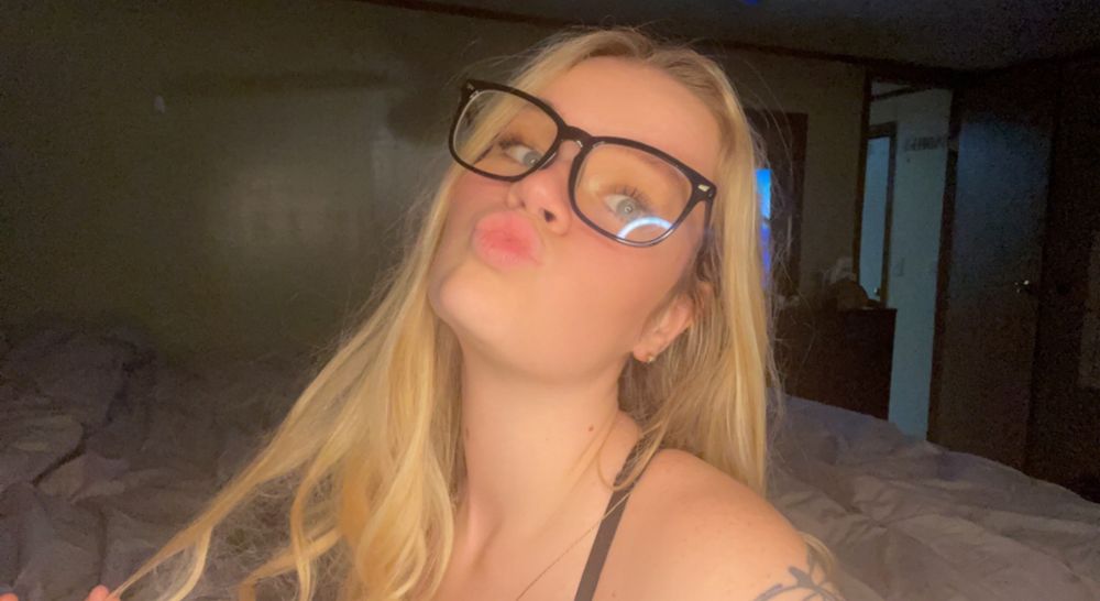 sneekpeeklee OnlyFans profile picture