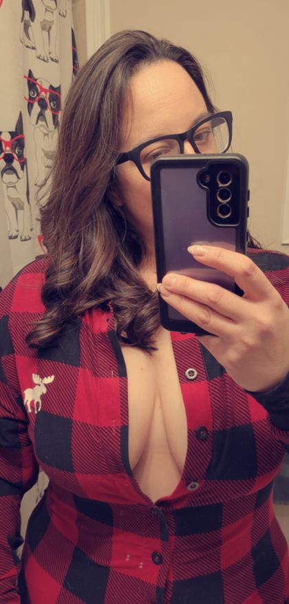 curvesnconfidence OnlyFans picture