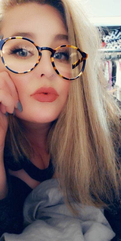 underthemistletoe69 OnlyFans picture
