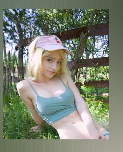 lovebela OnlyFans picture