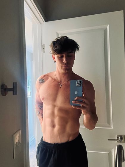 hey.itsgrayson OnlyFans picture