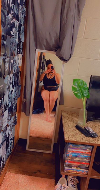 pineappl.juice OnlyFans picture