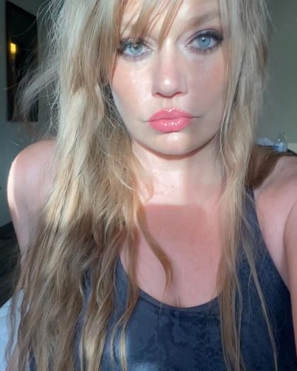 Best Hot Amber Renee OnlyFans Accounts | FansMetrics.com