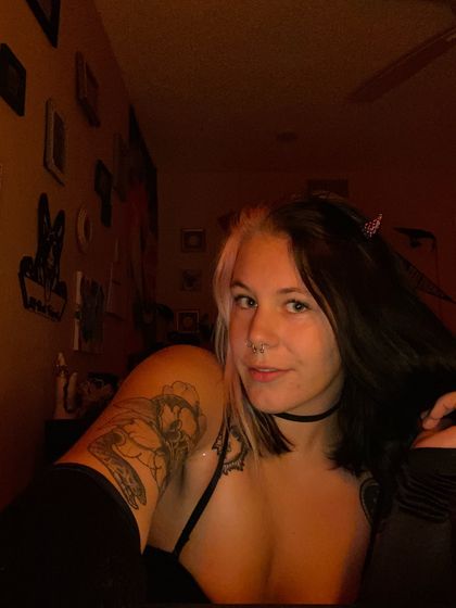 wolfielovesplants OnlyFans picture