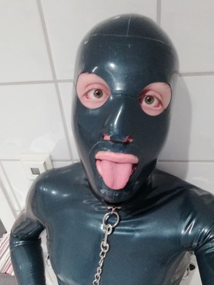 turquoiselatexguy OnlyFans picture