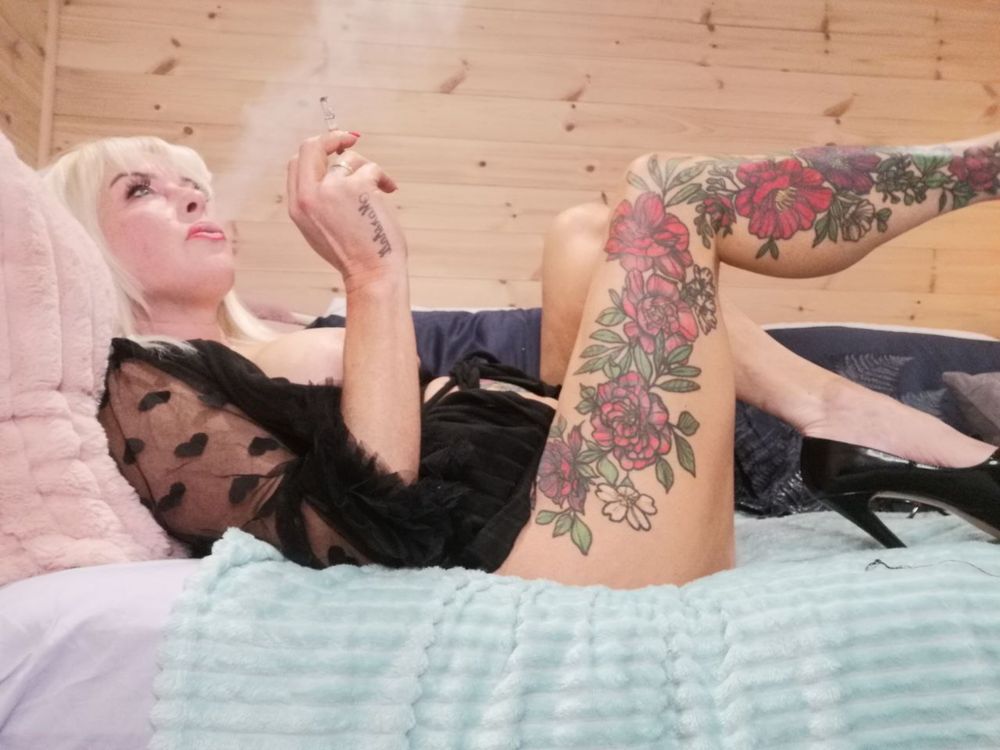 hannahsmokes OnlyFans profile picture