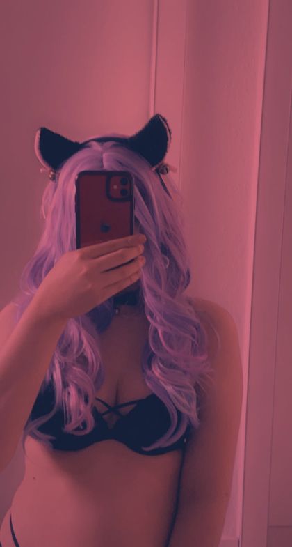 realmooncat OnlyFans picture