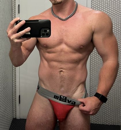 anonmusclejock39 OnlyFans picture