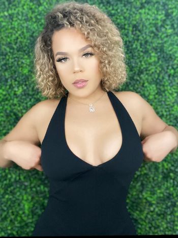 Zoey Bankss