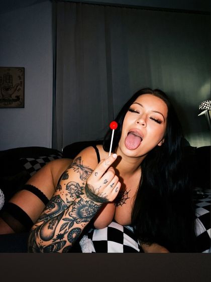 slimpeachhxxx OnlyFans picture