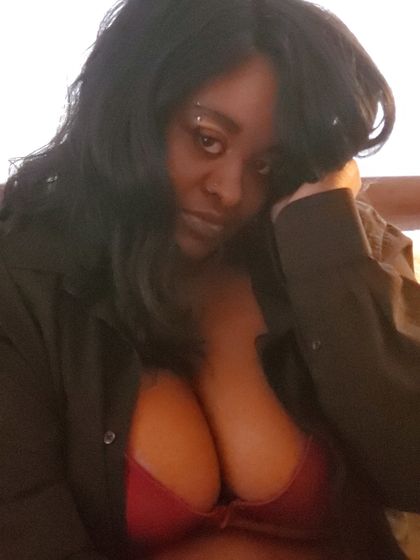 ariesthicknessebonii OnlyFans picture