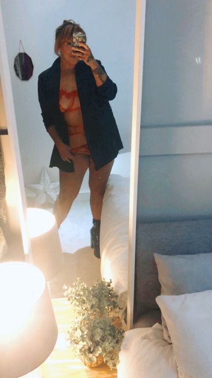 alix.foxx OnlyFans picture
