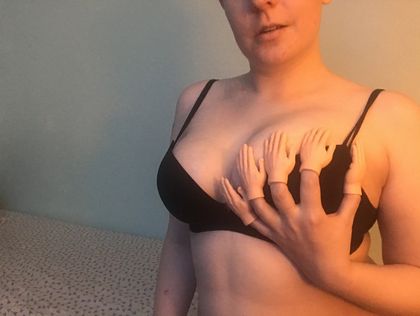 lilhands OnlyFans picture