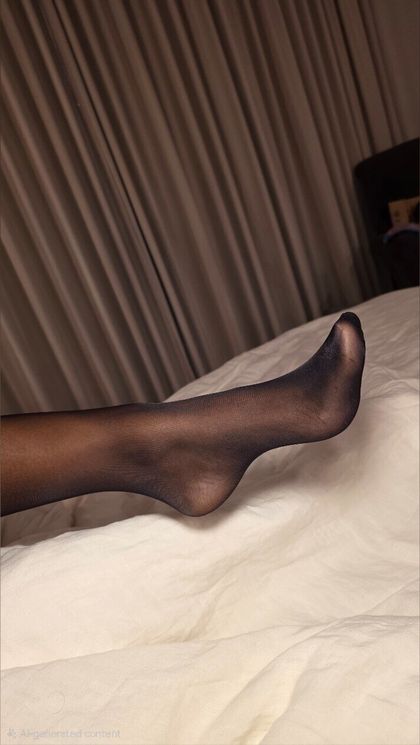 silksolesdesi OnlyFans picture