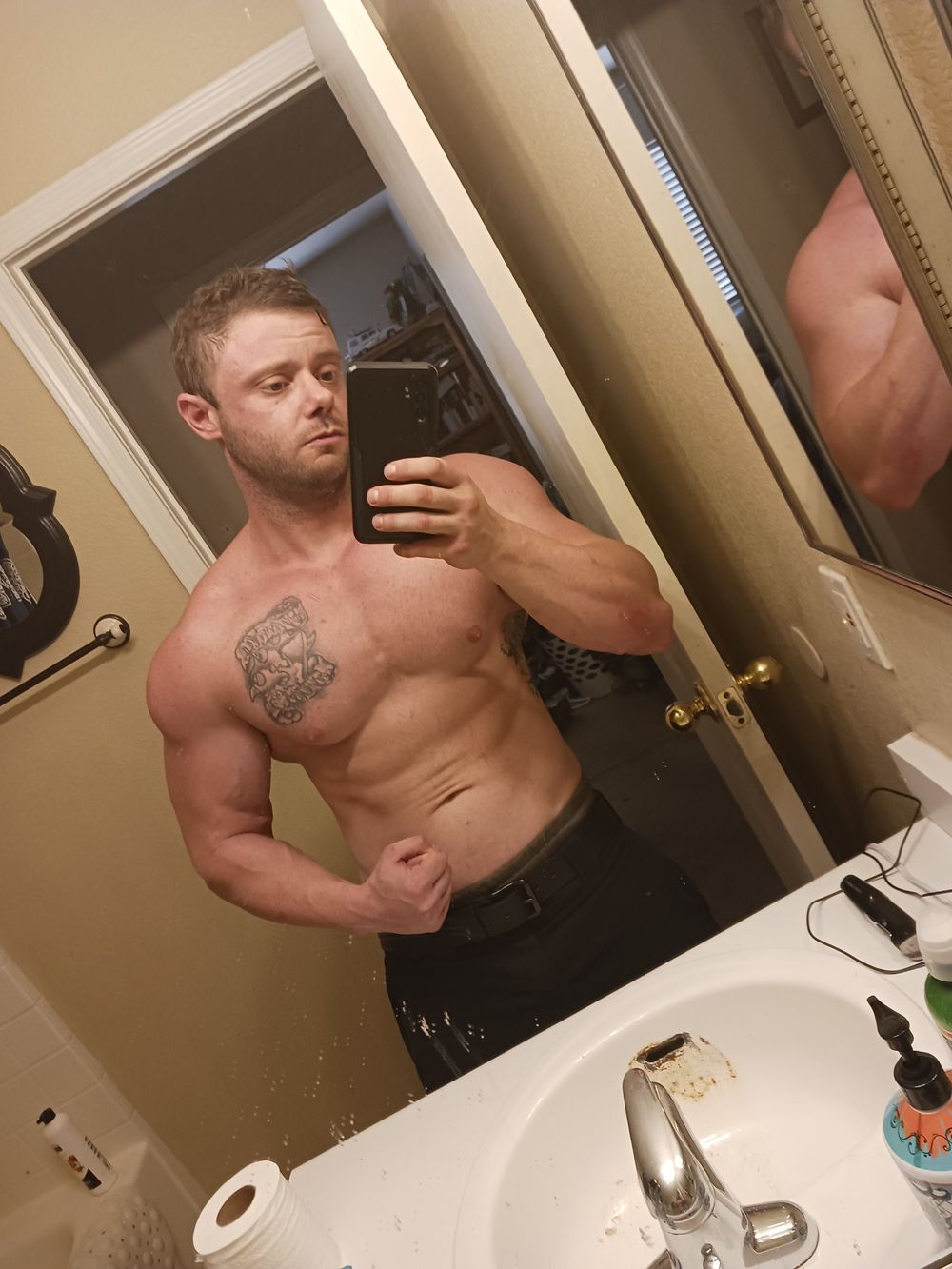 michaelrosshasgotahuge.d OnlyFans profile picture