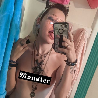 ellerypen OnlyFans picture
