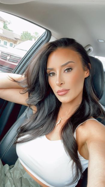 Amanda Nicole