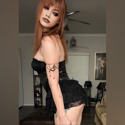 red_withthedragontattoo OnlyFans picture