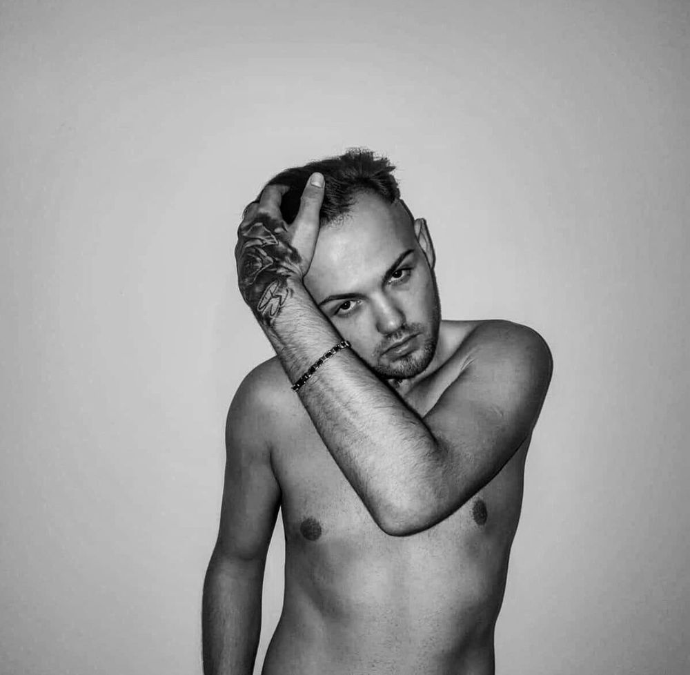 aronwhitechat OnlyFans profile picture