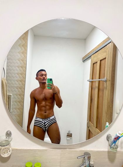 louislatinhot OnlyFans picture