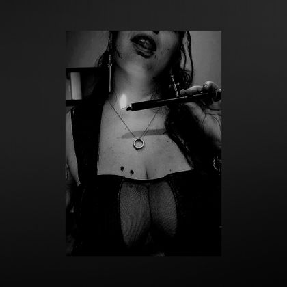 latenightlyra OnlyFans picture