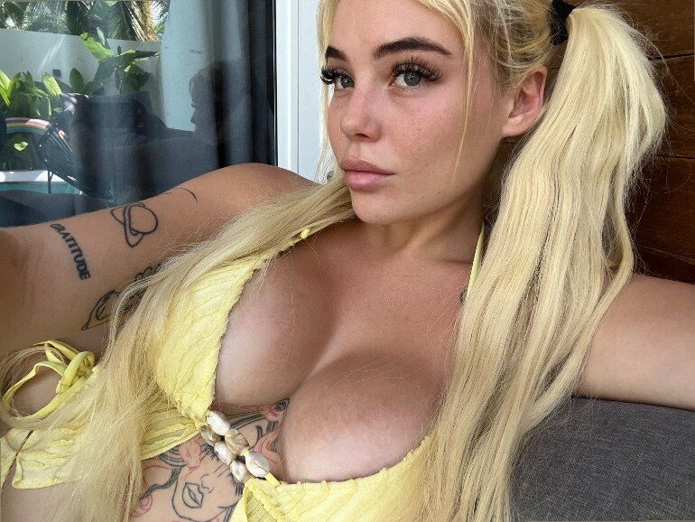 bellaisabroad OnlyFans profile picture