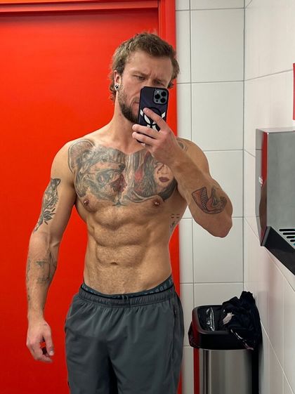 essufin OnlyFans picture