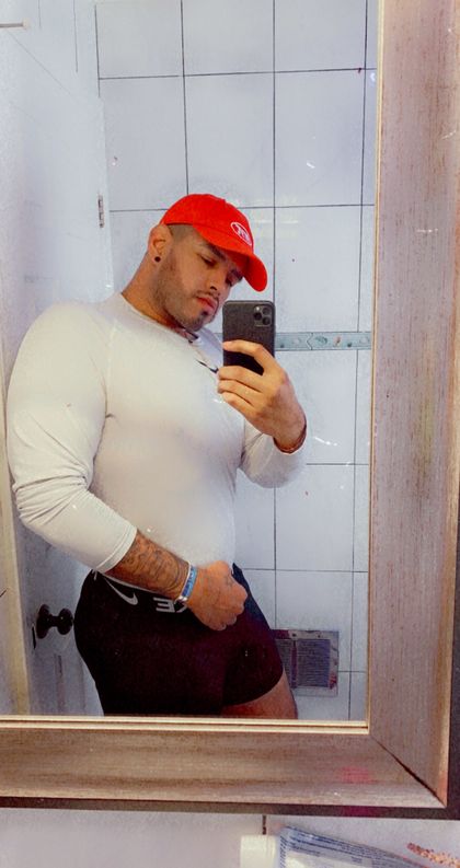 alepapi_ OnlyFans picture