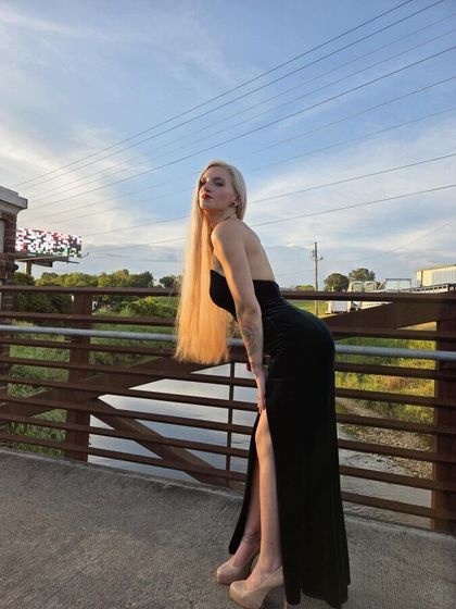 youniqueandpetite OnlyFans picture