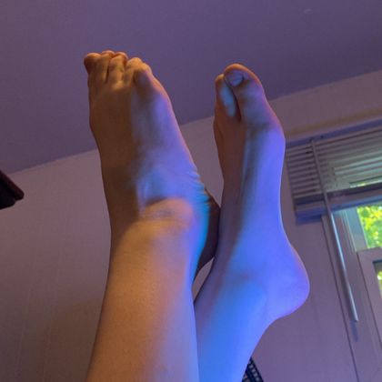 pinchuwmytoes OnlyFans picture