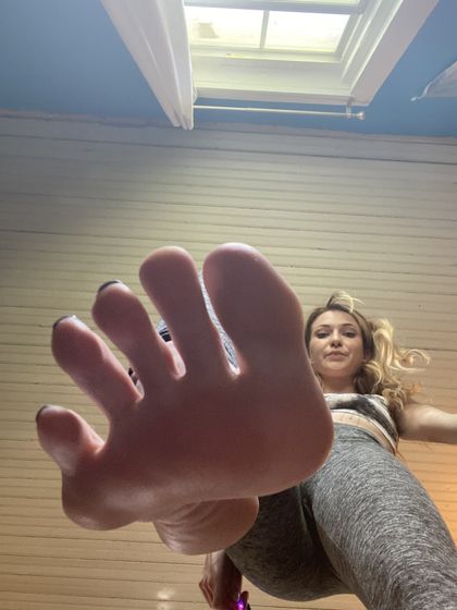 forever22feet OnlyFans picture