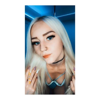 adriannnaroseee OnlyFans picture