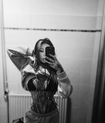 ozzora17 OnlyFans picture