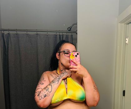 queeniephoo OnlyFans picture