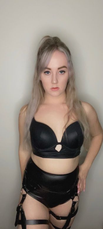 baddie_maddi OnlyFans - Free Trial - Photos - Socials | FansMetrics.com