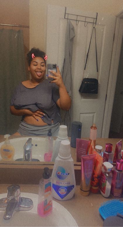 curlyydess OnlyFans picture