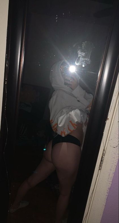 hotmommywithbattlescars OnlyFans picture