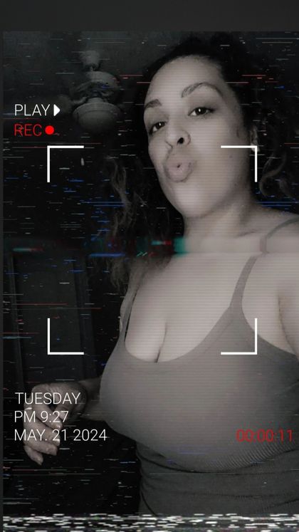 adrianarae93 OnlyFans picture