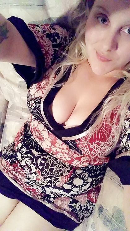 tamzynfaebae OnlyFans picture