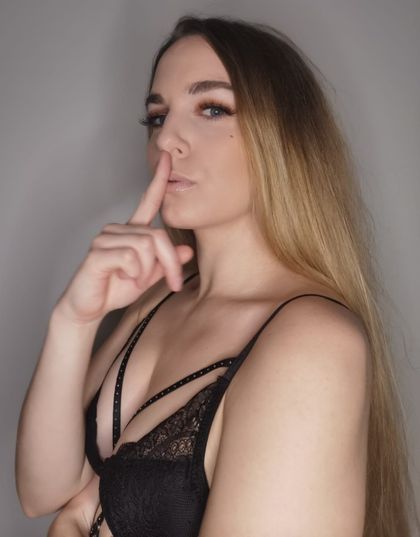 thereallauraof OnlyFans picture