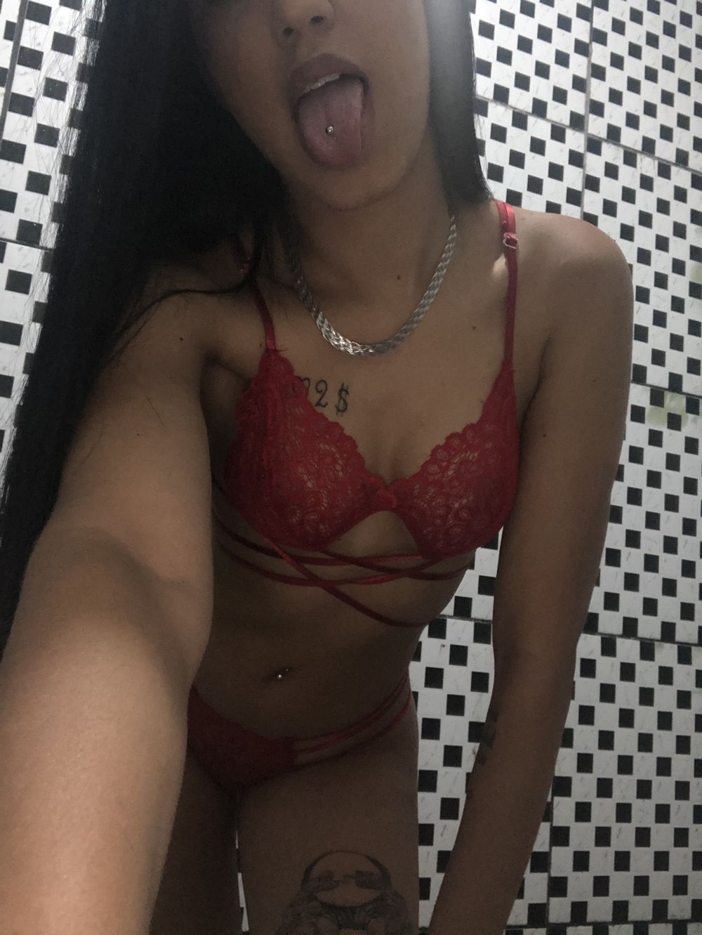 emilyestrela OnlyFans profile picture