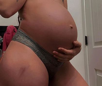 youngpregnantmom OnlyFans picture