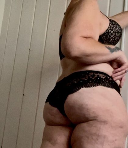 mamacourtie OnlyFans picture